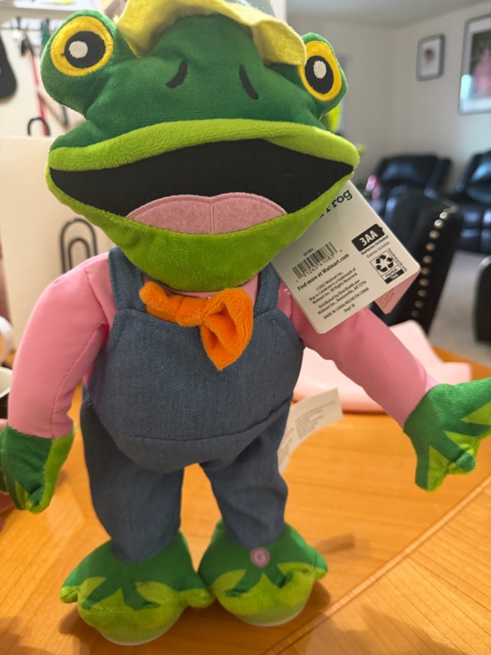Gemmy FROGZ "My Money Dont Jiggle Jiggle” Dancing Singing Frog Plush 2022 Easter